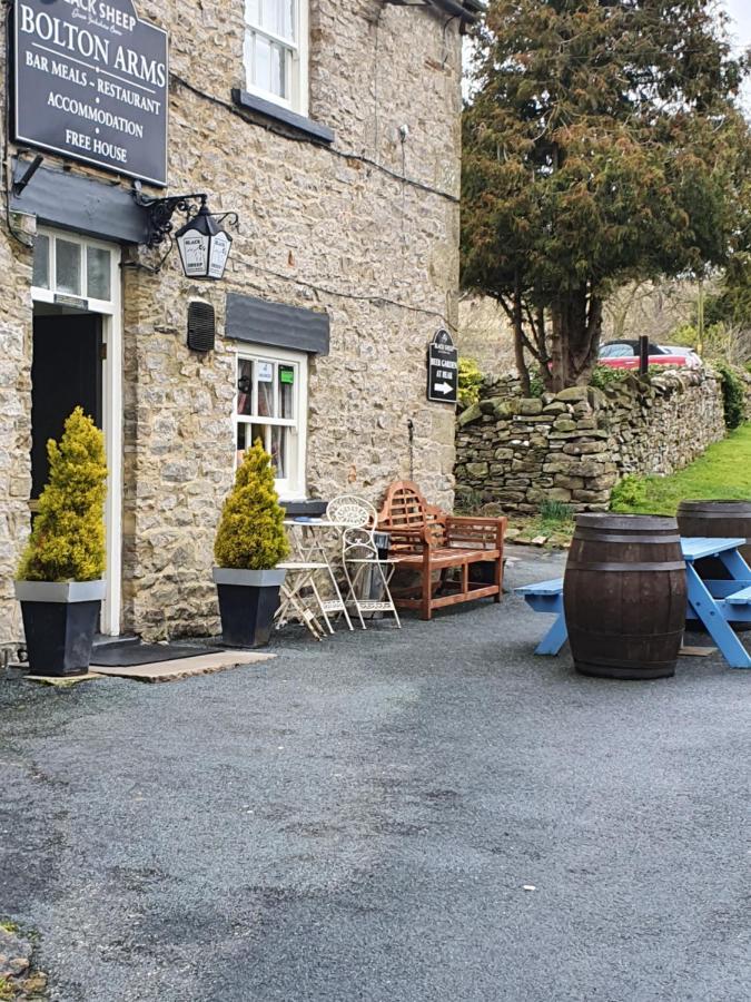 Hotel Bolton Arms Downholme à Richmond  Extérieur photo